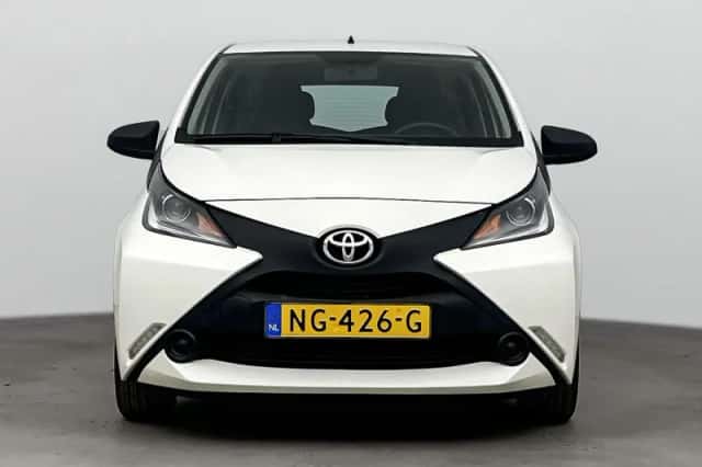 Toyota Aygo (2017) thumbnail 5
