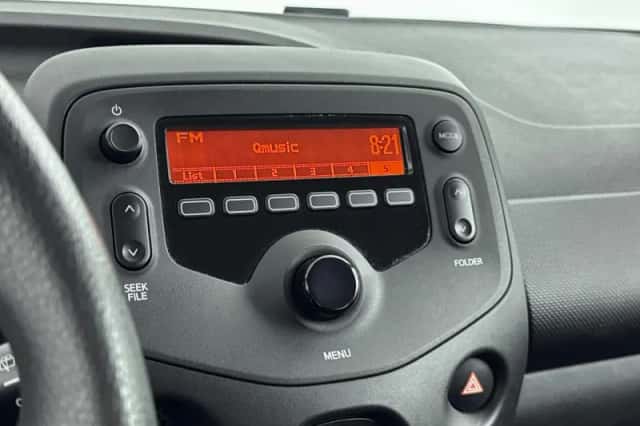 Toyota Aygo (2017) thumbnail 9