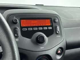 Toyota Aygo (2017) thumbnail 9