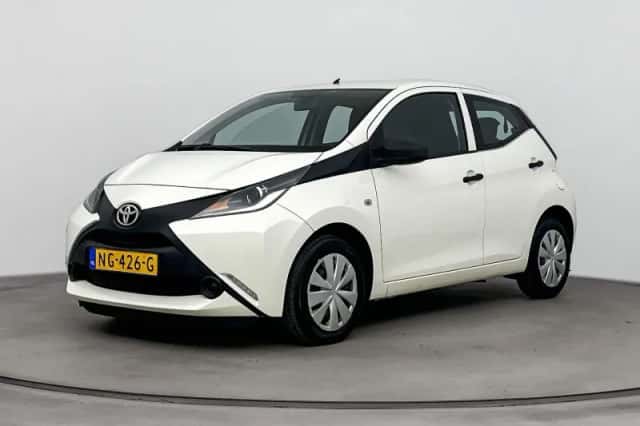 Toyota Aygo (2017) thumbnail 10