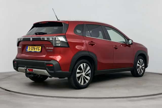 Suzuki S-Cross (2023) thumbnail 2