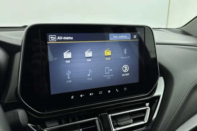 Suzuki S-Cross (2023) thumbnail 12