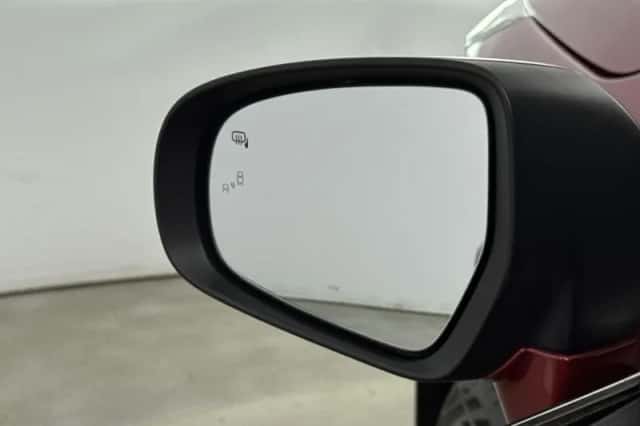 Suzuki S-Cross (2023) thumbnail 24