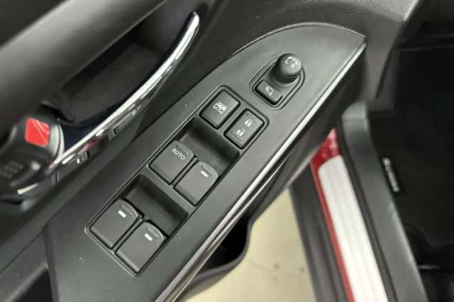 Suzuki S-Cross (2023) thumbnail 32