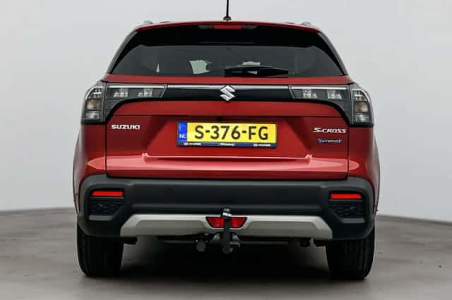 Suzuki S-Cross (2023) thumbnail 6