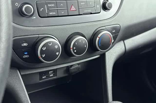 Hyundai i10 (2019) thumbnail 23