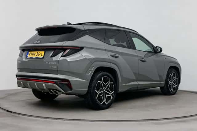 Hyundai Tucson (2022) thumbnail 2