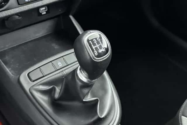 Hyundai i10 (2021) thumbnail 16