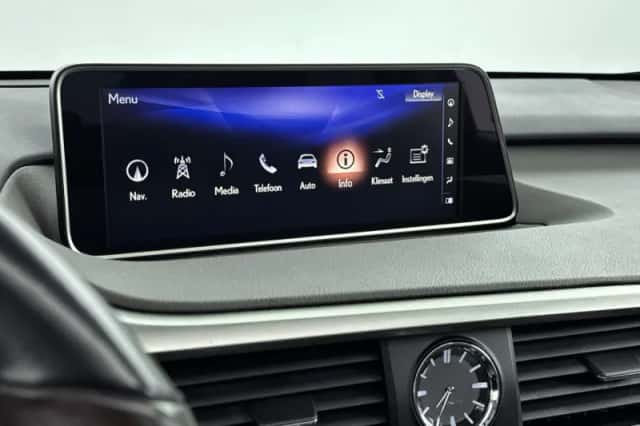 Lexus RX (2016) thumbnail 15
