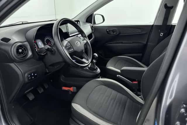 Hyundai i10 (2021) thumbnail 11