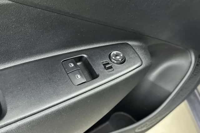 Hyundai i10 (2021) thumbnail 25