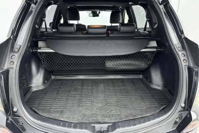 Toyota RAV4 (2017) thumbnail 17