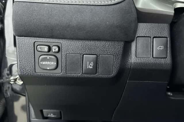 Toyota RAV4 (2017) thumbnail 18