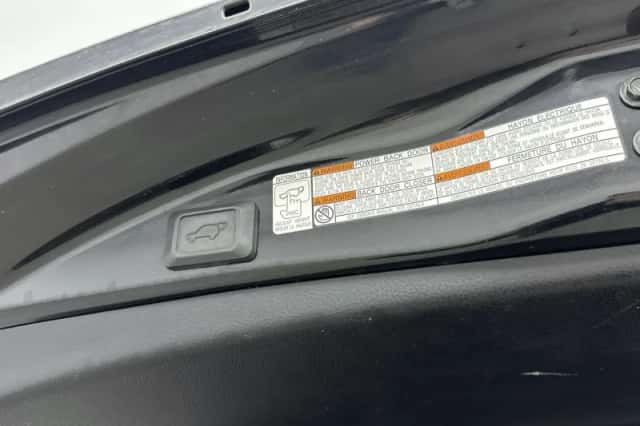 Toyota RAV4 (2017) thumbnail 19