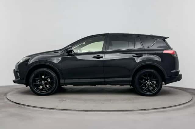 Toyota RAV4 (2017) thumbnail 3