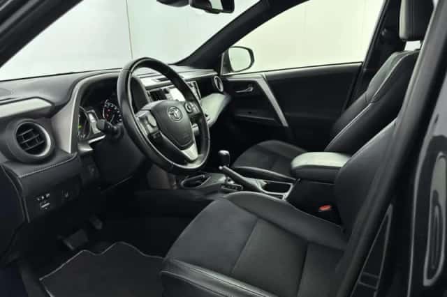 Toyota RAV4 (2017) thumbnail 21