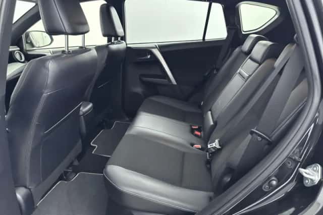 Toyota RAV4 (2017) thumbnail 30