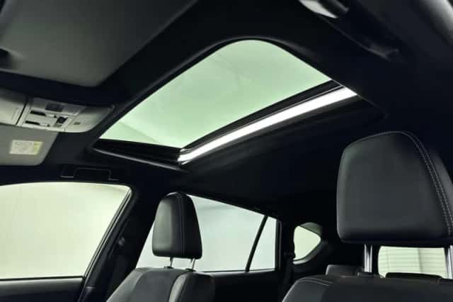 Toyota RAV4 (2017) thumbnail 31