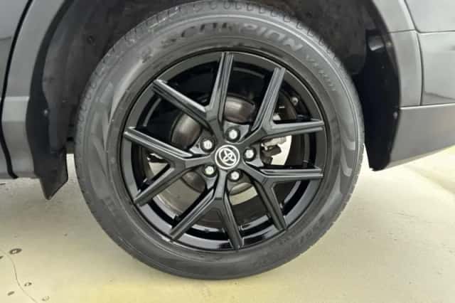 Toyota RAV4 (2017) thumbnail 34
