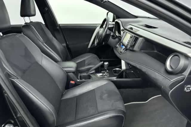 Toyota RAV4 (2017) thumbnail 36