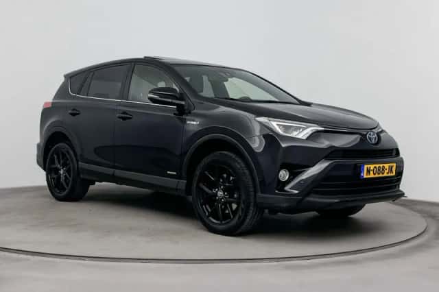 Toyota RAV4 (2017) thumbnail 7