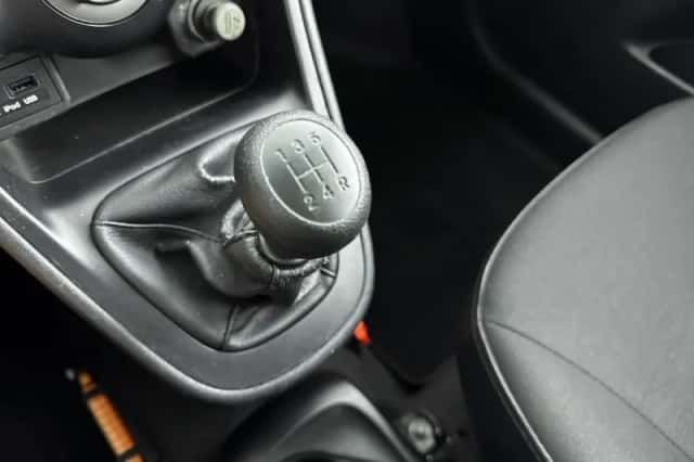 Hyundai i10 (2011) thumbnail 26