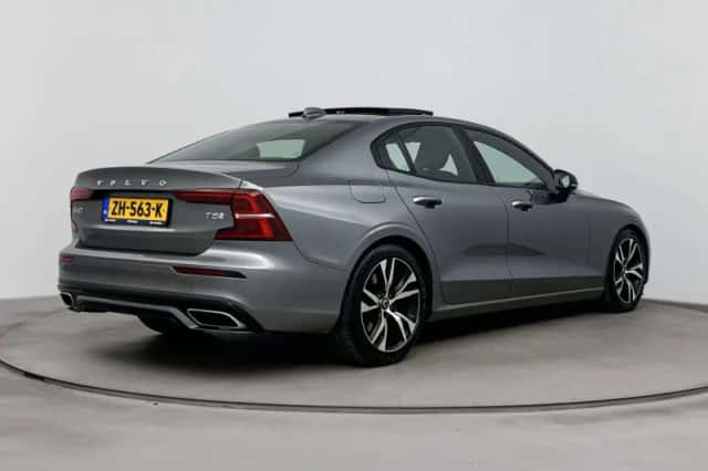 Volvo S60 (2019) thumbnail 2