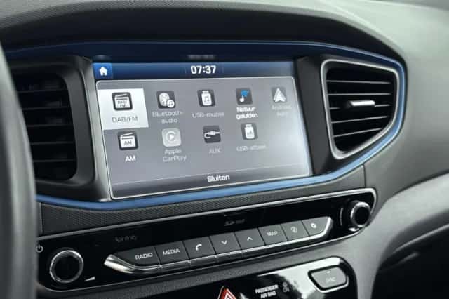Hyundai Ioniq (2017) thumbnail 16