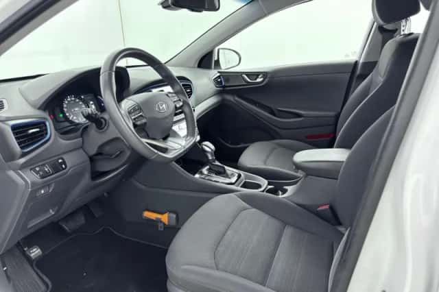 Hyundai Ioniq (2017) thumbnail 21