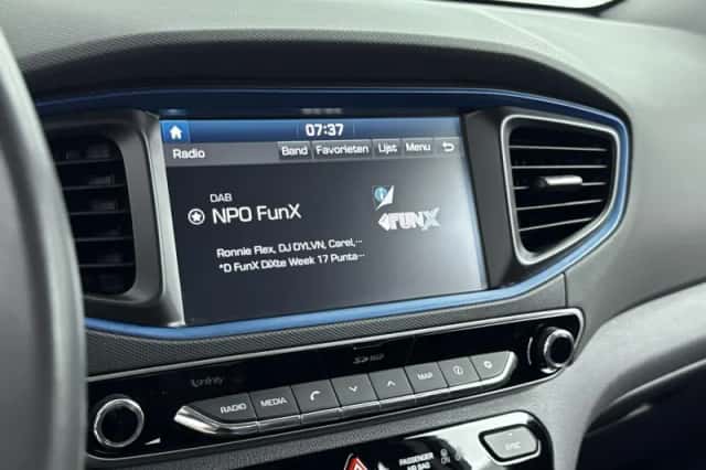 Hyundai Ioniq (2017) thumbnail 24
