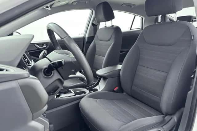Hyundai Ioniq (2017) thumbnail 26