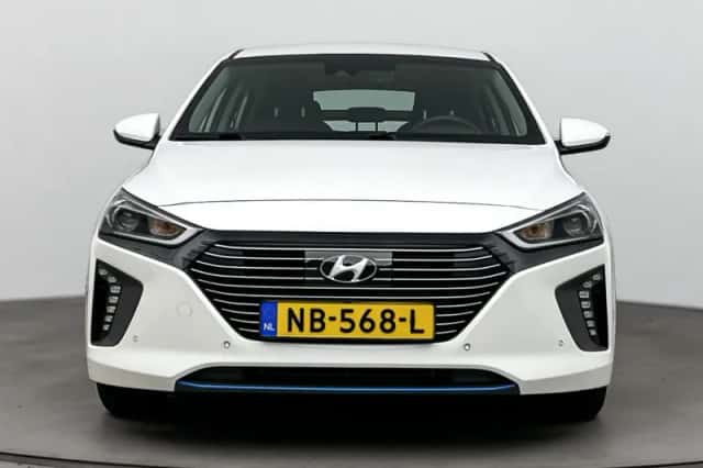 Hyundai Ioniq (2017) thumbnail 5