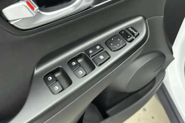 Hyundai Kona (2023) thumbnail 22