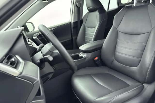 Toyota RAV4 (2022) thumbnail 12