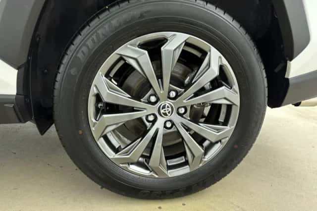 Toyota RAV4 (2022) thumbnail 13