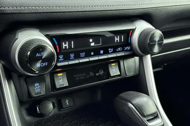 Toyota RAV4 (2022) thumbnail 15