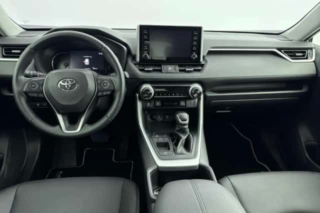 Toyota RAV4 (2022) thumbnail 8