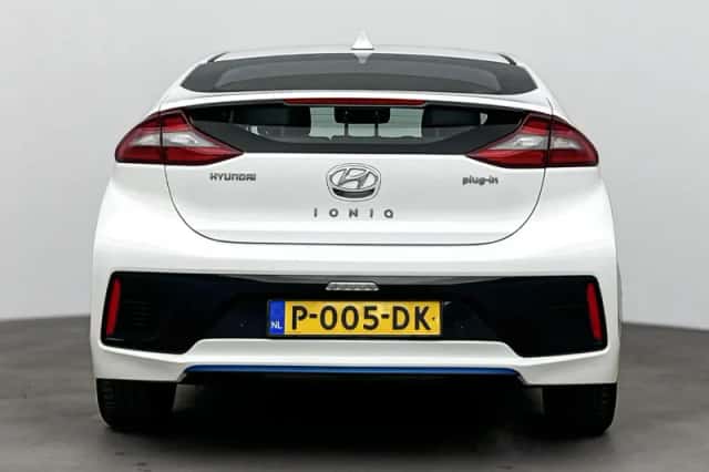 Hyundai Ioniq (2018) thumbnail 5