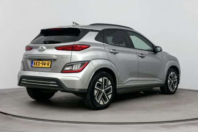 Hyundai Kona (2023) thumbnail 3