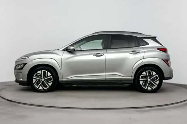 Hyundai Kona (2023) thumbnail 4