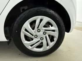Hyundai i10 (2021) thumbnail 9