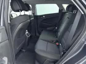 Hyundai Tucson (2018) thumbnail 23