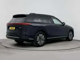 XPENG G9 (2023) thumbnail 2