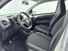 Toyota Aygo (2018) thumbnail 13