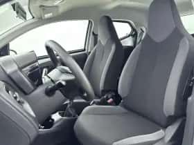 Toyota Aygo (2018) thumbnail 14