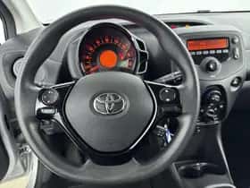 Toyota Aygo (2018) thumbnail 16