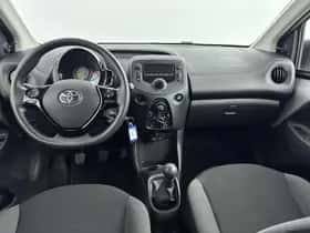 Toyota Aygo (2018) thumbnail 9