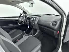 Toyota Aygo (2018) thumbnail 10