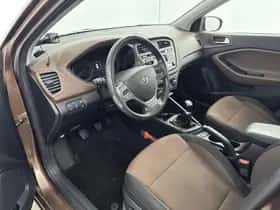 Hyundai i20 (2015) thumbnail 11