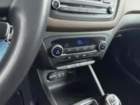 Hyundai i20 (2015) thumbnail 23